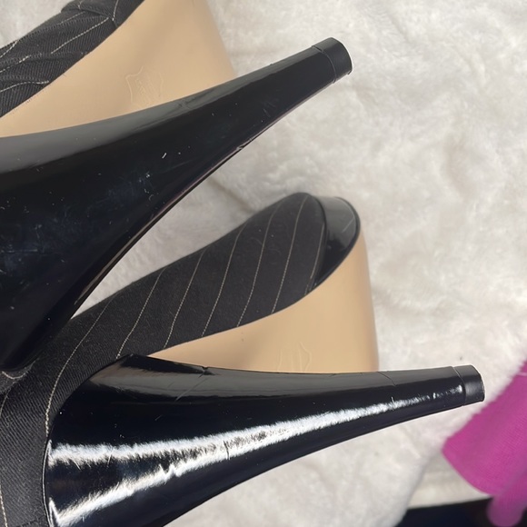 Steve Madden retro striped and pleated tuxedo peep-toe pumps, size 9 - Picture 5 of 12